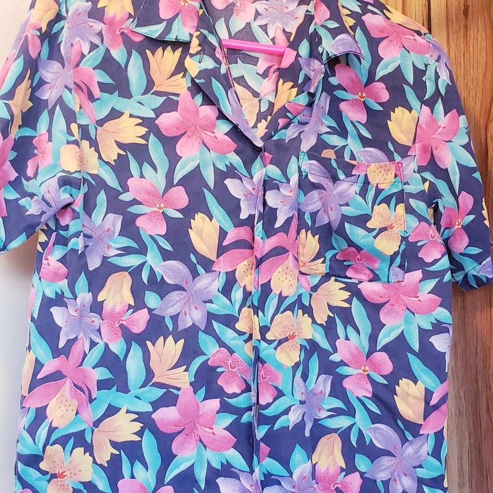 Vanheusen for Her Hawaiian shirt